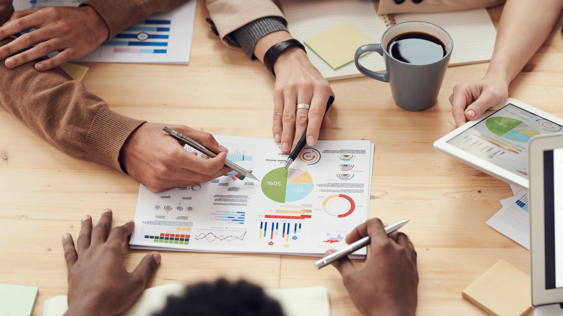 Gesamentlike nagesien van materiaal vir ’n KI-projek